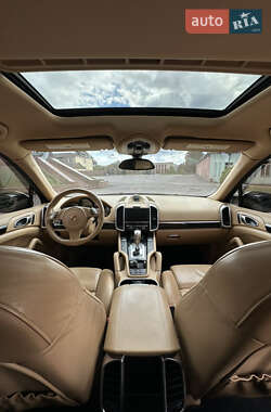Внедорожник / Кроссовер Porsche Cayenne 2012 в 