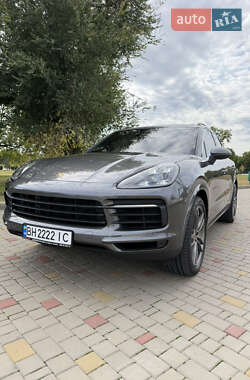 Позашляховик / Кросовер Porsche Cayenne 2020 в 