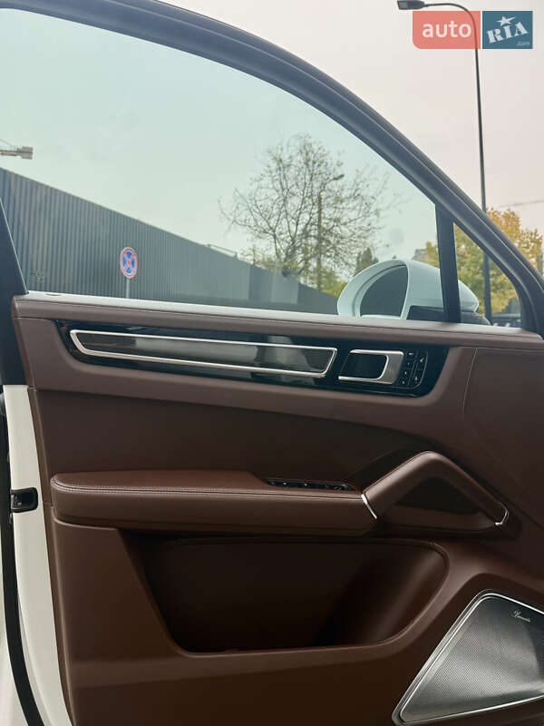 Внедорожник / Кроссовер Porsche Cayenne 2018 в Киеве фото 9 Внедорожник / Кроссовер Porsche Cayenne 2018 в Киеве