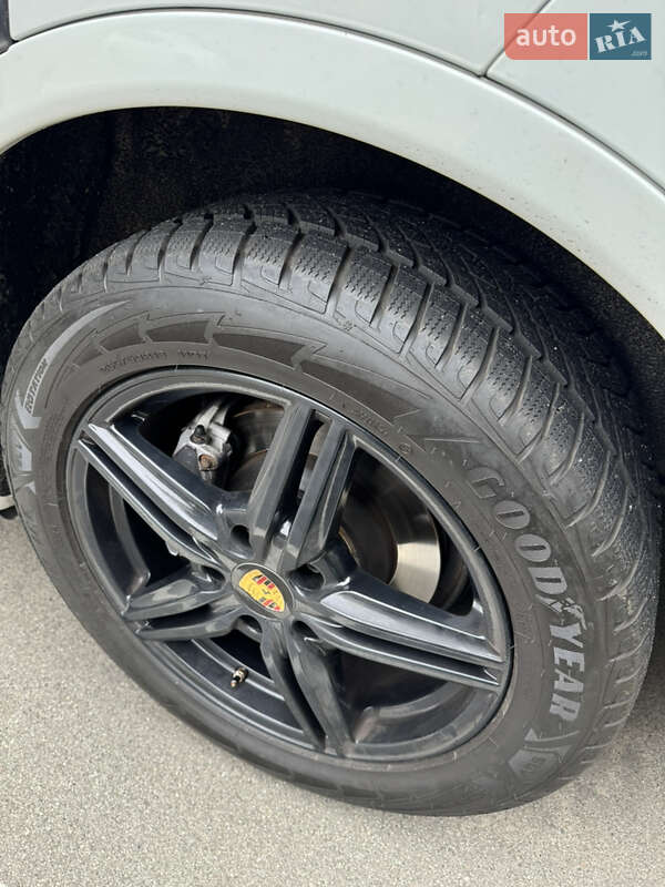 Внедорожник / Кроссовер Porsche Cayenne 2016 в Софиевской Борщаговке