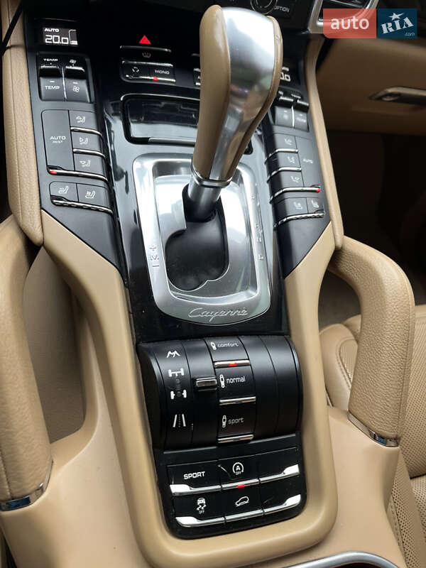 Внедорожник / Кроссовер Porsche Cayenne 2013 в Харькове