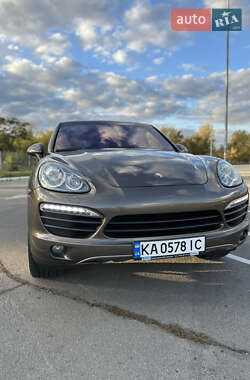 Позашляховик / Кросовер Porsche Cayenne 2011 в 
