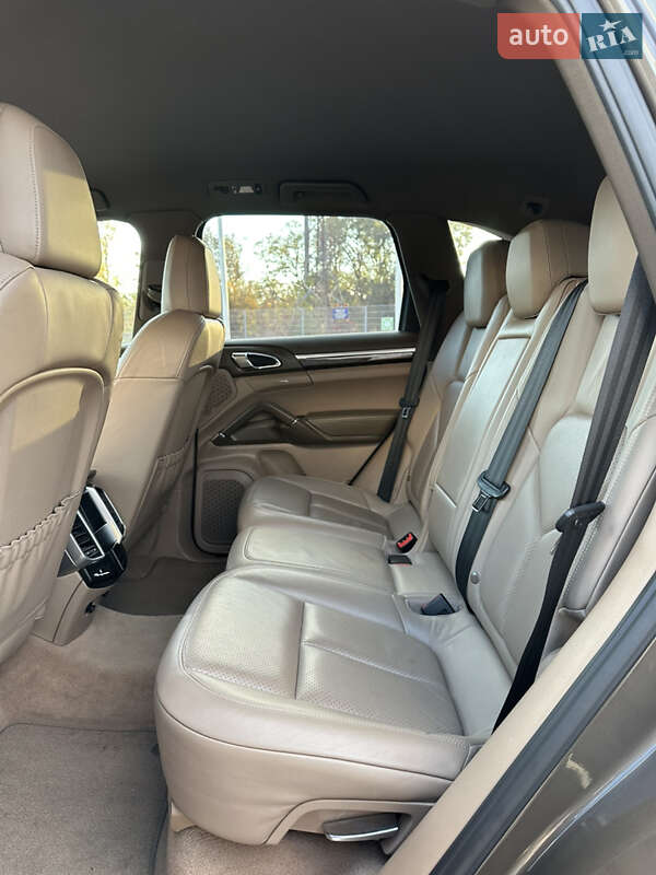 Внедорожник / Кроссовер Porsche Cayenne 2011 в Запорожье фото 37 Внедорожник / Кроссовер Porsche Cayenne 2011 в Запорожье