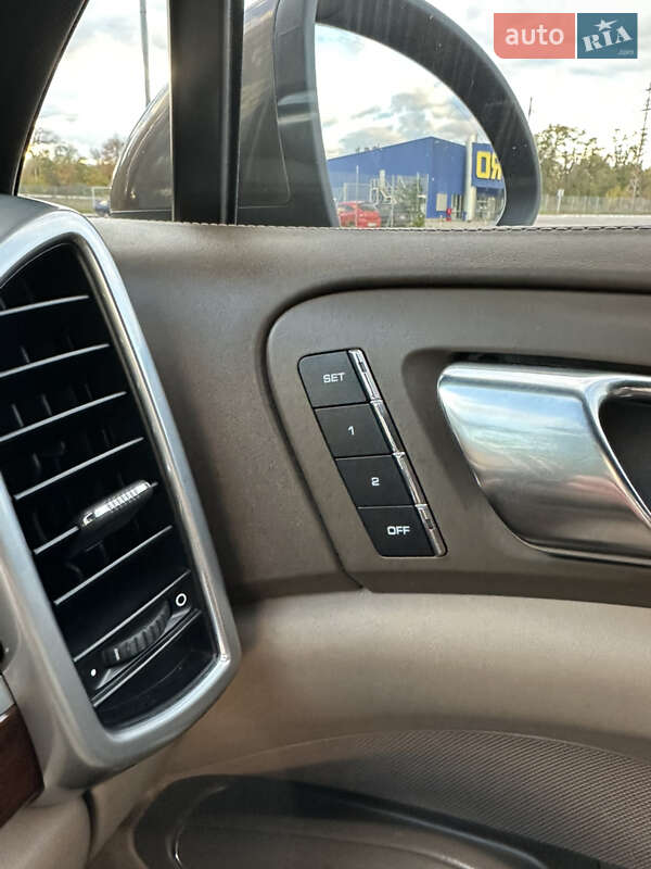 Внедорожник / Кроссовер Porsche Cayenne 2011 в Запорожье фото 51 Внедорожник / Кроссовер Porsche Cayenne 2011 в Запорожье