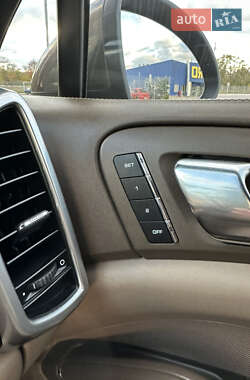 Позашляховик / Кросовер Porsche Cayenne 2011 в 