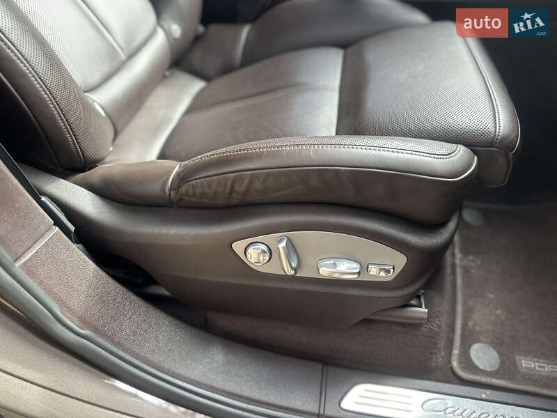 Внедорожник / Кроссовер Porsche Cayenne 2011 в Киеве фото 15 Внедорожник / Кроссовер Porsche Cayenne 2011 в Киеве