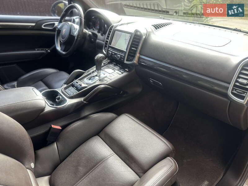 Внедорожник / Кроссовер Porsche Cayenne 2011 в Киеве фото 17 Внедорожник / Кроссовер Porsche Cayenne 2011 в Киеве