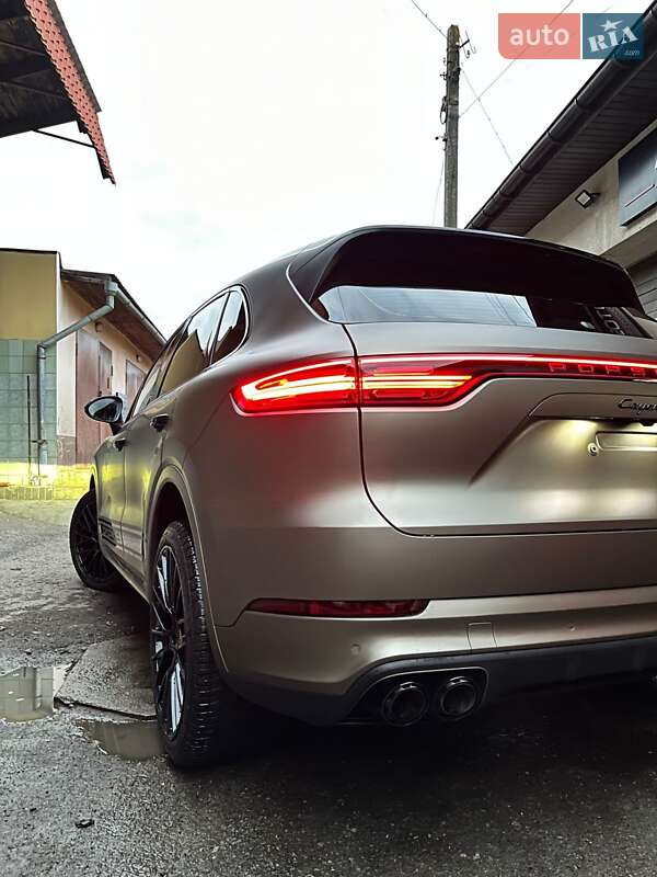Позашляховик / Кросовер Porsche Cayenne 2018 в Івано-Франківську