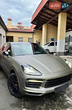 Внедорожник / Кроссовер Porsche Cayenne 2018 в 