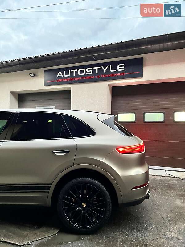 Позашляховик / Кросовер Porsche Cayenne 2018 в Івано-Франківську