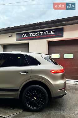 Внедорожник / Кроссовер Porsche Cayenne 2018 в 