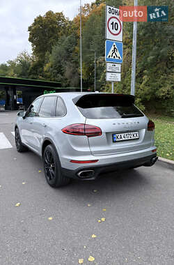 Позашляховик / Кросовер Porsche Cayenne 2015 в 