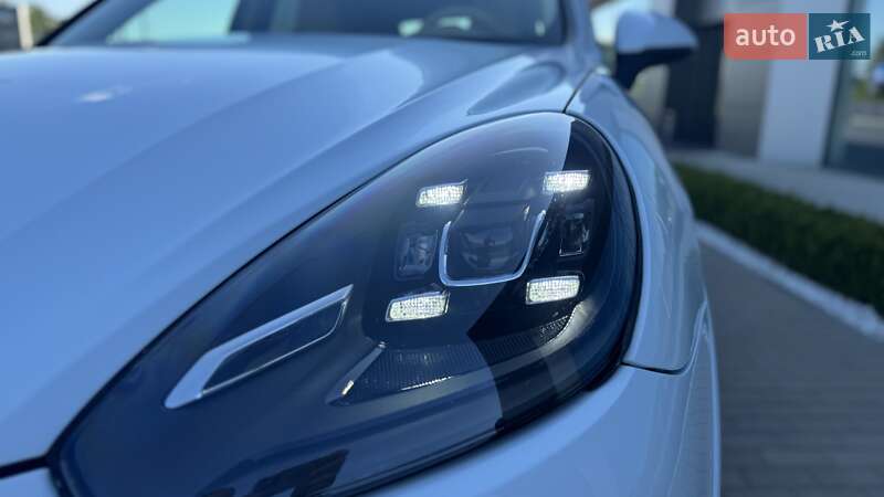 Позашляховик / Кросовер Porsche Cayenne 2016 в Дніпрі