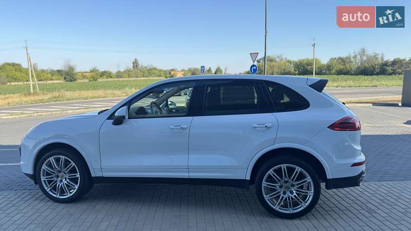 Позашляховик / Кросовер Porsche Cayenne 2016 в Дніпрі