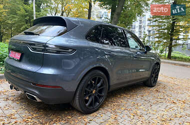 Внедорожник / Кроссовер Porsche Cayenne 2018 в 