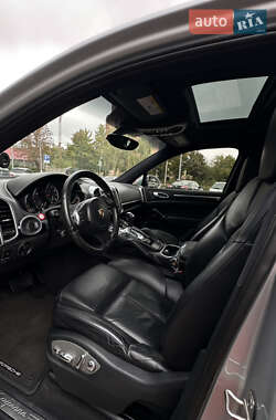 Позашляховик / Кросовер Porsche Cayenne 2012 в  фото 7 Позашляховик / Кросовер Porsche Cayenne 2012 в