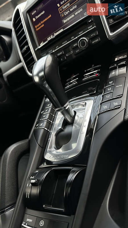 Позашляховик / Кросовер Porsche Cayenne 2012 в Івано-Франківську