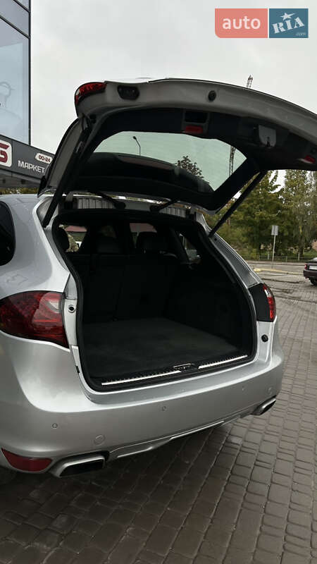 Позашляховик / Кросовер Porsche Cayenne 2012 в Івано-Франківську