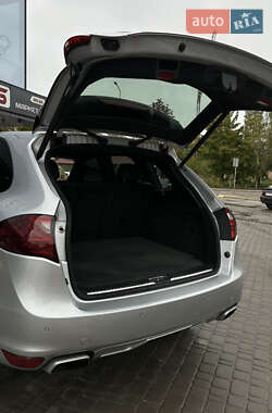 Позашляховик / Кросовер Porsche Cayenne 2012 в  фото 30 Позашляховик / Кросовер Porsche Cayenne 2012 в