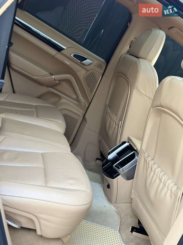 Внедорожник / Кроссовер Porsche Cayenne 2012 в Самборе