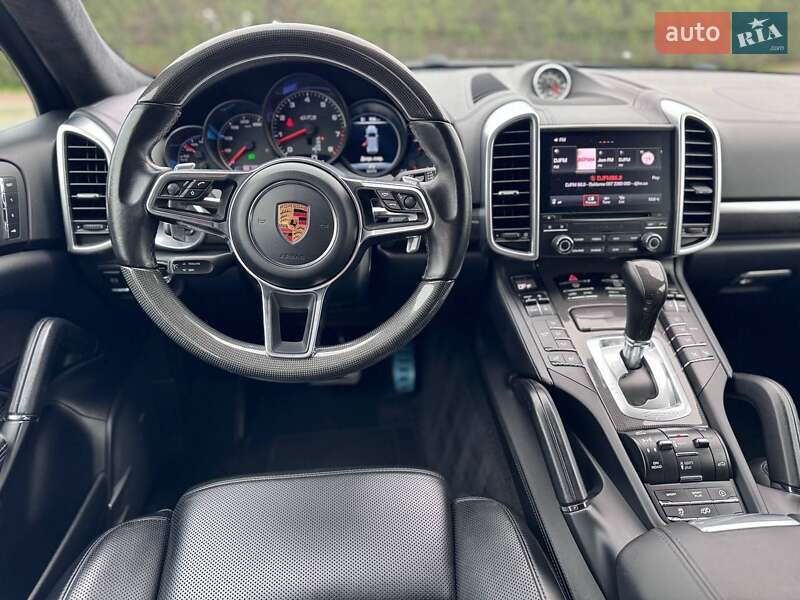 Внедорожник / Кроссовер Porsche Cayenne 2017 в Киеве