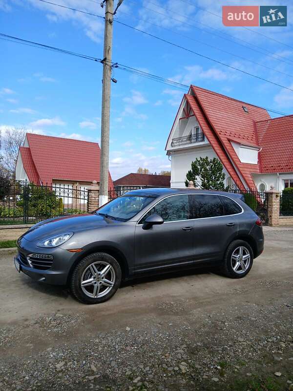 Позашляховик / Кросовер Porsche Cayenne 2011 в Чернівцях