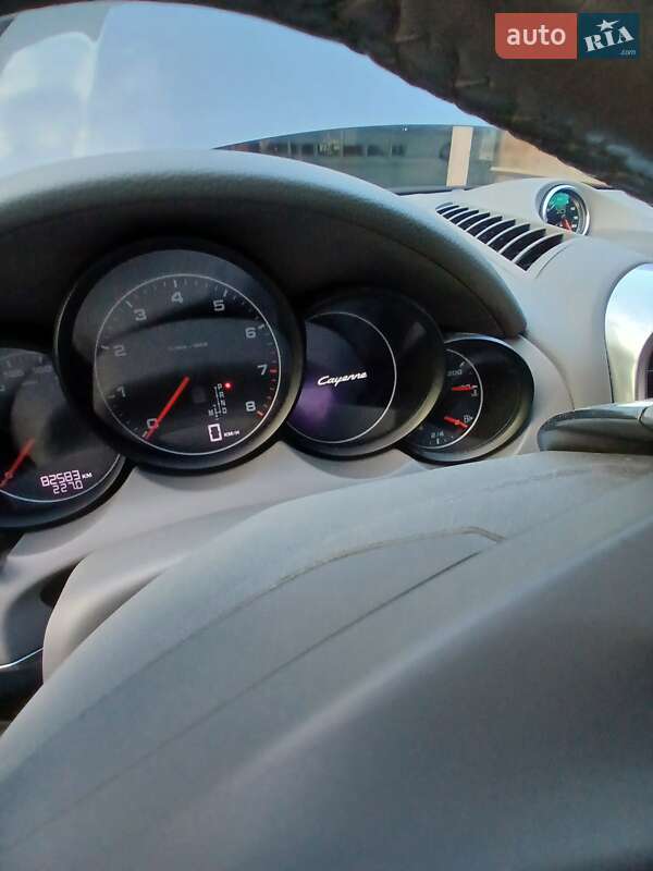 Позашляховик / Кросовер Porsche Cayenne 2011 в Чернівцях