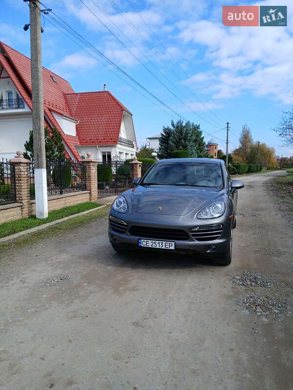 Позашляховик / Кросовер Porsche Cayenne 2011 в Чернівцях
