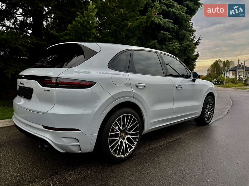 Внедорожник / Кроссовер Porsche Cayenne 2018 в Киеве фото 17 Внедорожник / Кроссовер Porsche Cayenne 2018 в Киеве
