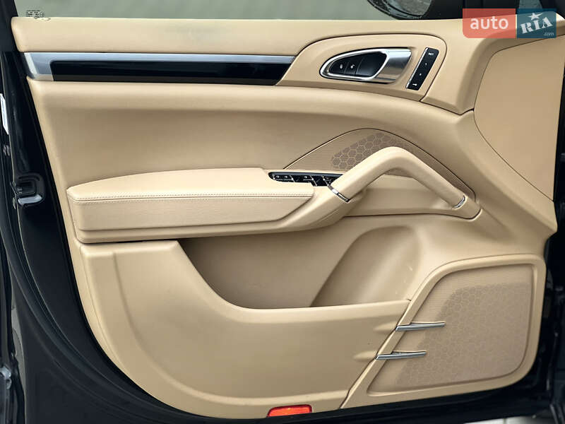 Внедорожник / Кроссовер Porsche Cayenne 2014 в Белой Церкви фото 14 Внедорожник / Кроссовер Porsche Cayenne 2014 в Белой Церкви