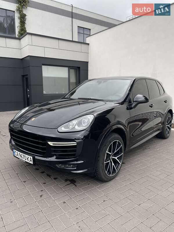 Внедорожник / Кроссовер Porsche Cayenne 2016 в Черкассах