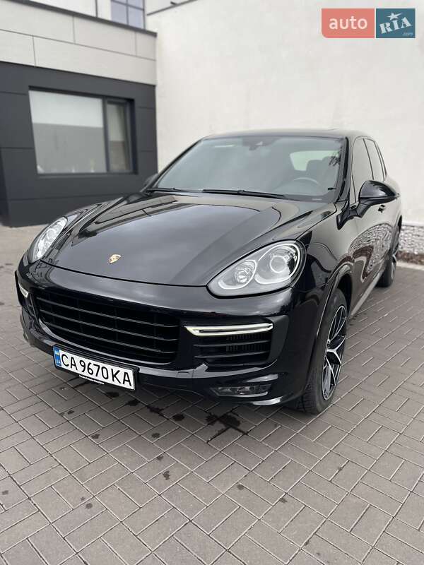 Внедорожник / Кроссовер Porsche Cayenne 2016 в Черкассах