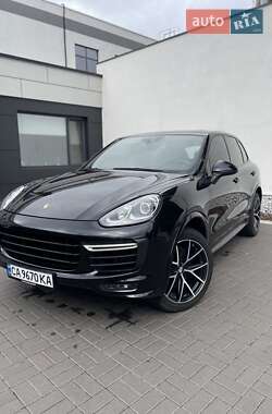 Внедорожник / Кроссовер Porsche Cayenne 2016 в Черкассах