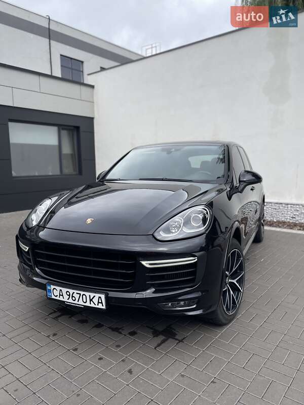 Внедорожник / Кроссовер Porsche Cayenne 2016 в Черкассах