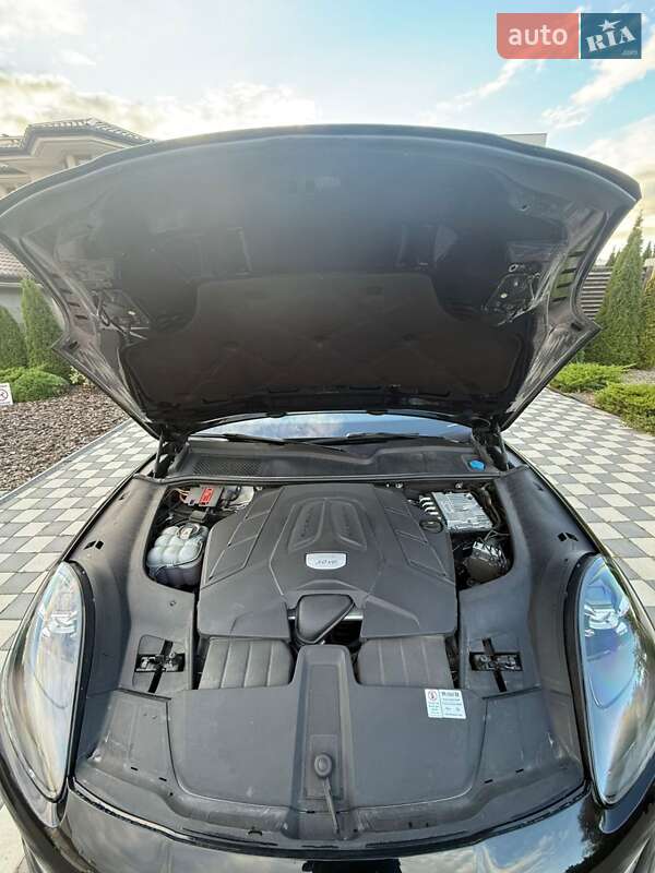 Внедорожник / Кроссовер Porsche Cayenne 2017 в Одессе