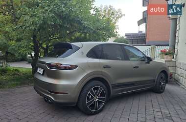 Внедорожник / Кроссовер Porsche Cayenne 2018 в 