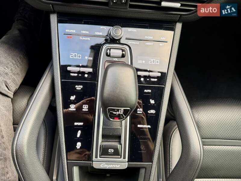 Внедорожник / Кроссовер Porsche Cayenne 2018 в Киеве фото 74 Внедорожник / Кроссовер Porsche Cayenne 2018 в Киеве