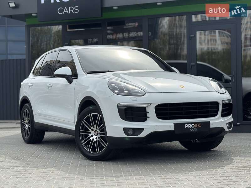 Внедорожник / Кроссовер Porsche Cayenne 2016 в Киеве