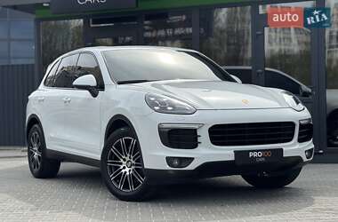 Внедорожник / Кроссовер Porsche Cayenne 2016 в 