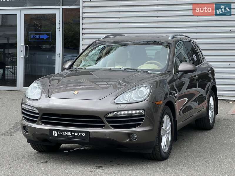 Внедорожник / Кроссовер Porsche Cayenne 2012 в Киеве