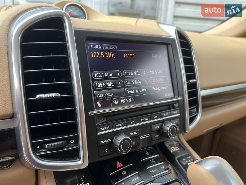 Внедорожник / Кроссовер Porsche Cayenne 2012 в Киеве