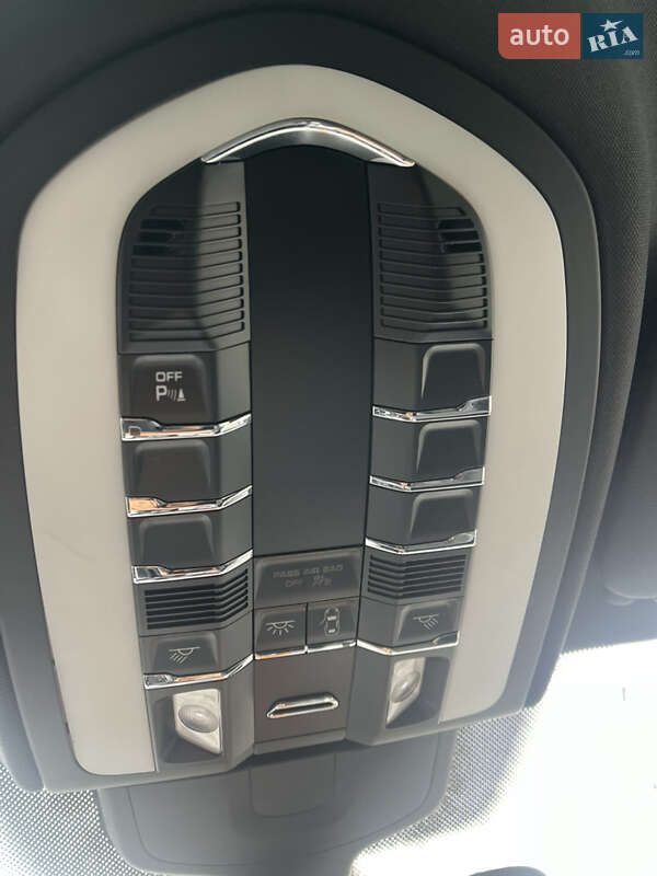 Позашляховик / Кросовер Porsche Cayenne 2014 в Черкасах