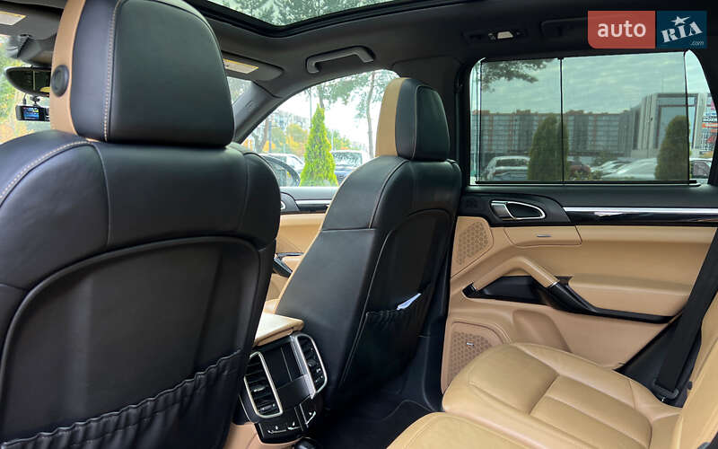 Позашляховик / Кросовер Porsche Cayenne 2015 в Львові фото 24 Позашляховик / Кросовер Porsche Cayenne 2015 в Львові