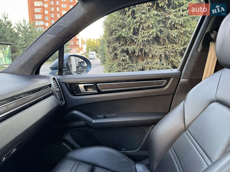 Позашляховик / Кросовер Porsche Cayenne 2018 в Тернополі фото 15 Позашляховик / Кросовер Porsche Cayenne 2018 в Тернополі