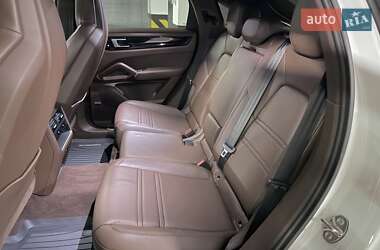 Позашляховик / Кросовер Porsche Cayenne 2019 в  фото 32 Позашляховик / Кросовер Porsche Cayenne 2019 в