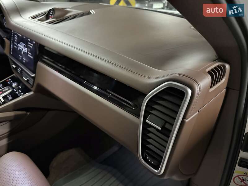 Внедорожник / Кроссовер Porsche Cayenne 2019 в Днепре фото 39 Внедорожник / Кроссовер Porsche Cayenne 2019 в Днепре