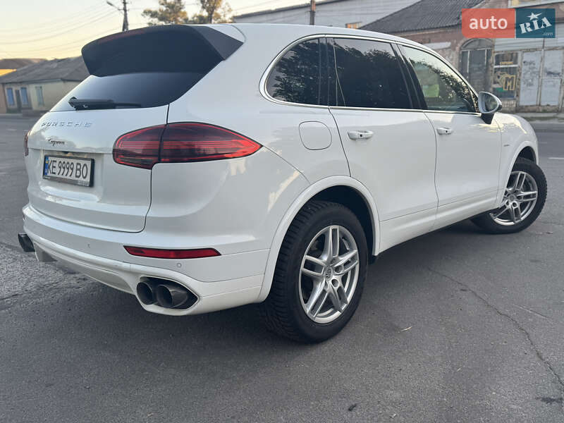 Внедорожник / Кроссовер Porsche Cayenne 2015 в Днепре фото 4 Внедорожник / Кроссовер Porsche Cayenne 2015 в Днепре
