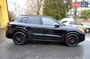 Внедорожник / Кроссовер Porsche Cayenne 2020 в 