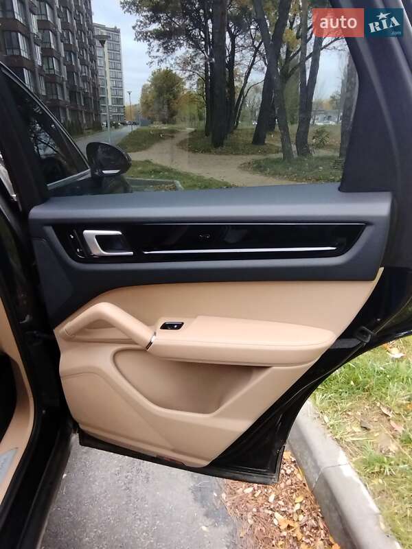 Позашляховик / Кросовер Porsche Cayenne 2018 в Чернігові фото 34 Позашляховик / Кросовер Porsche Cayenne 2018 в Чернігові