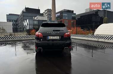 Внедорожник / Кроссовер Porsche Cayenne 2012 в 
